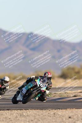 media/Dec-07-2025-CVMA (Sun) [[3e7d2de5dc]]/Race 16-Formula Middleweight/